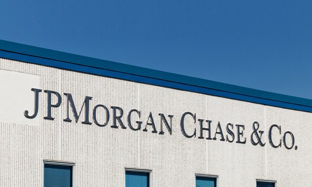 SLAnalytics's tweet card. The commercial insurance market has historically lagged behind government payers on value-based care and requires federal action, recommends JPMorgan Chase's health care arm.