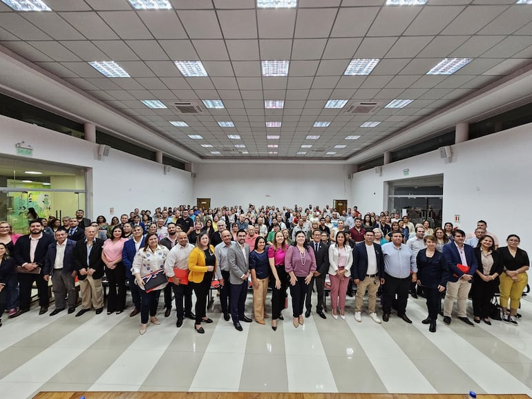 olgaparedesb's tweet card. La Facultad de Ciencias Sociales (Facso) de la UNA anunció el lanzamiento de la tercera edición de su Programa de Fortalecimiento a Comisiones Vecinales. La iniciativa busca potenciar el desarrollo...