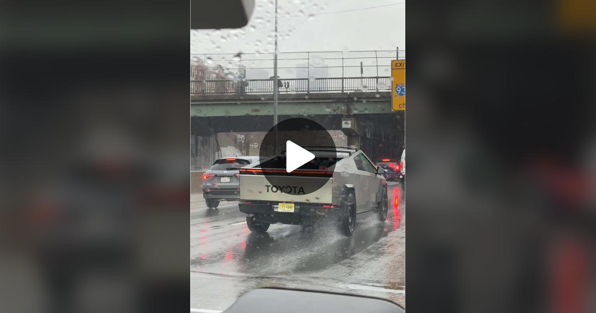 francescoben's tweet card. 1.4M likes, 29.3K comments. “Hiding in plain sight. HAHAHA!!”