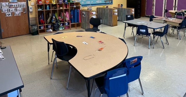 LisaFitz1026's tweet card. Help me give my students with diverse learning needs an adjustable table and flexible seating chairs for instructional centers. Our classroom is in need of a new table and flexible seating to provi...