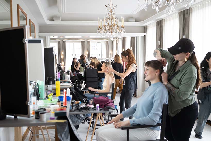 vivenag's tweet card. Produktionsdienstleistungen für Film-, TV- und Dok-Produktionen in der Schweiz. Wir realisieren Projekte jeder Grössenordnung mit Effizienz und Qualität.