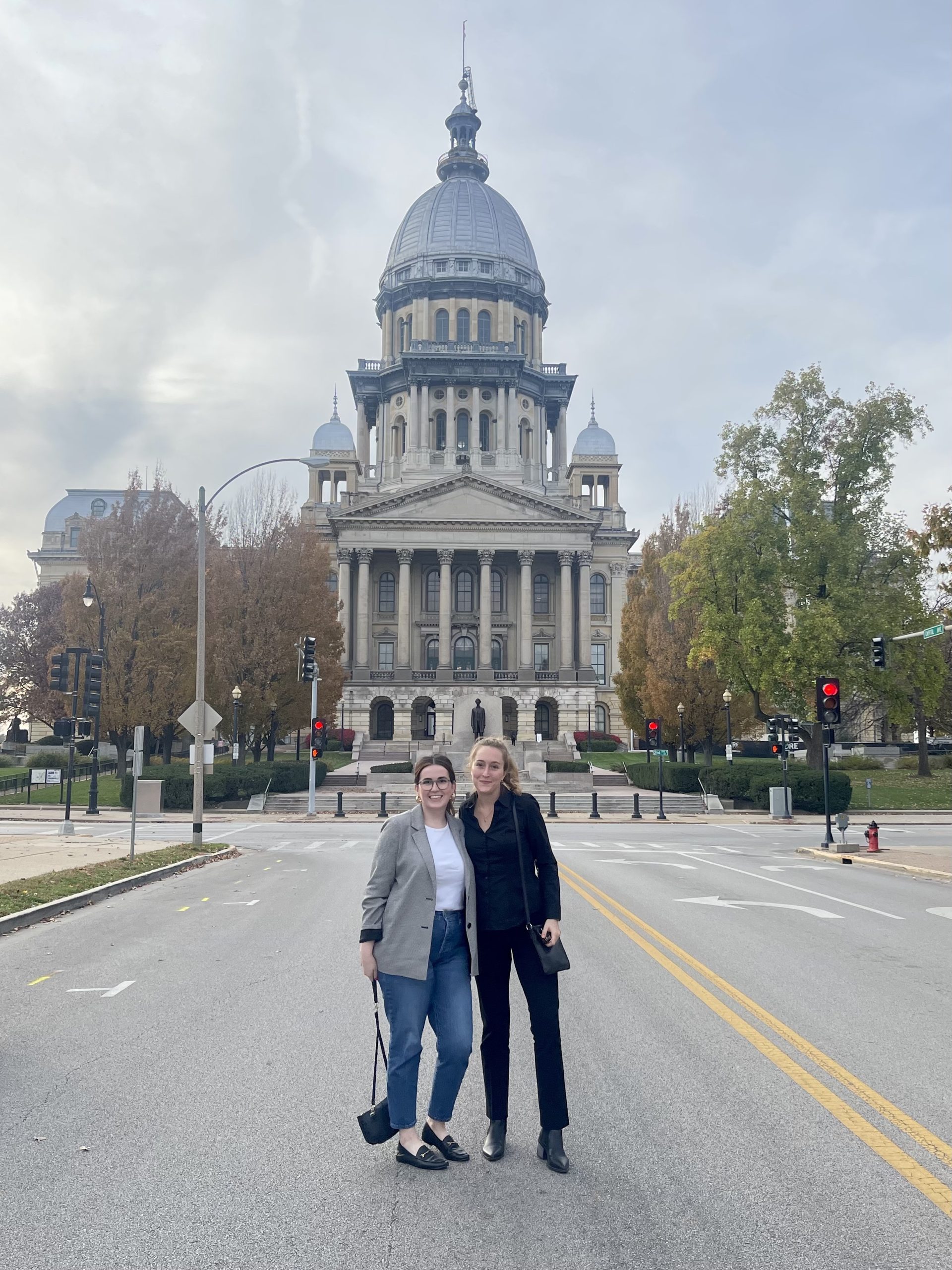 IllinoisAnswers's tweet card. The Illinois Answers Project is expanding its newsroom with a new state team.