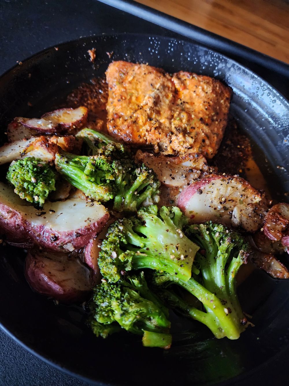 sagethereal's tweet card. Meals & Dishes to Start 2025 Off Right!What You Could Win:(5) Savor Garlic Salmon Dinner Kits - $92.50(5) Smoked Paprika Salmon Dinner Kits - $92.50(5) Garlic & Herb Shrimp Dinner Kits - $92.50(5)...