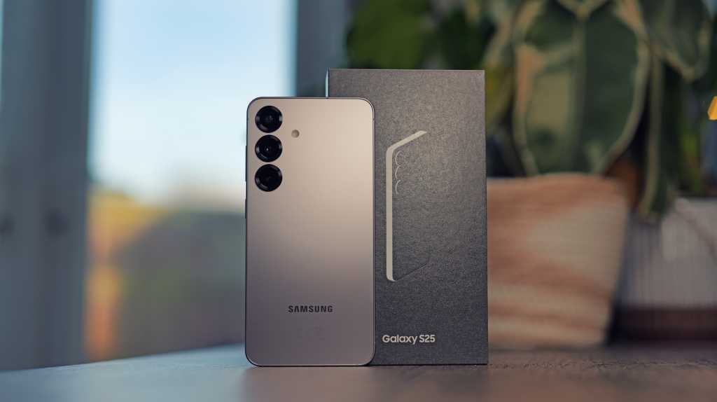 TechAdvisorHQ's tweet card. With barely any hardware changes, is the Samsung Galaxy S25 worth looking at, or safe to skip?