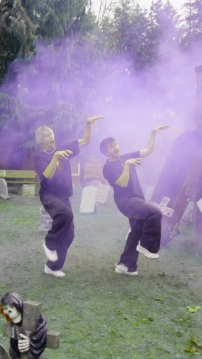 MoreCathleen's tweet card. Thriller 🧟‍♂️🎃👻 #thriller #halloween #funkanometry