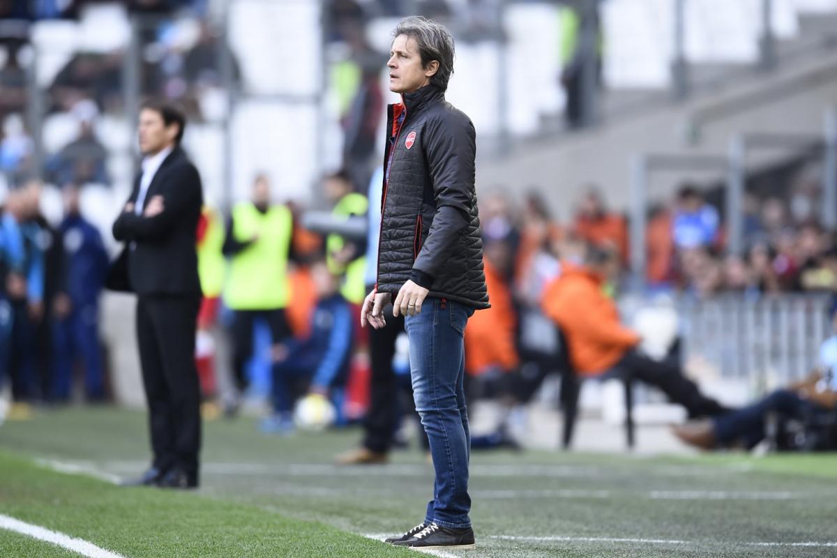 Nicolas_Rob3rt's tweet card. Ancien adjoint au club il y a plus de dix ans, Réginald Ray signe son retour au SC Bastia dans le rôle d'entraîneur principal. Il a été choisi ce samedi pour tenter de relever la mission maintien...