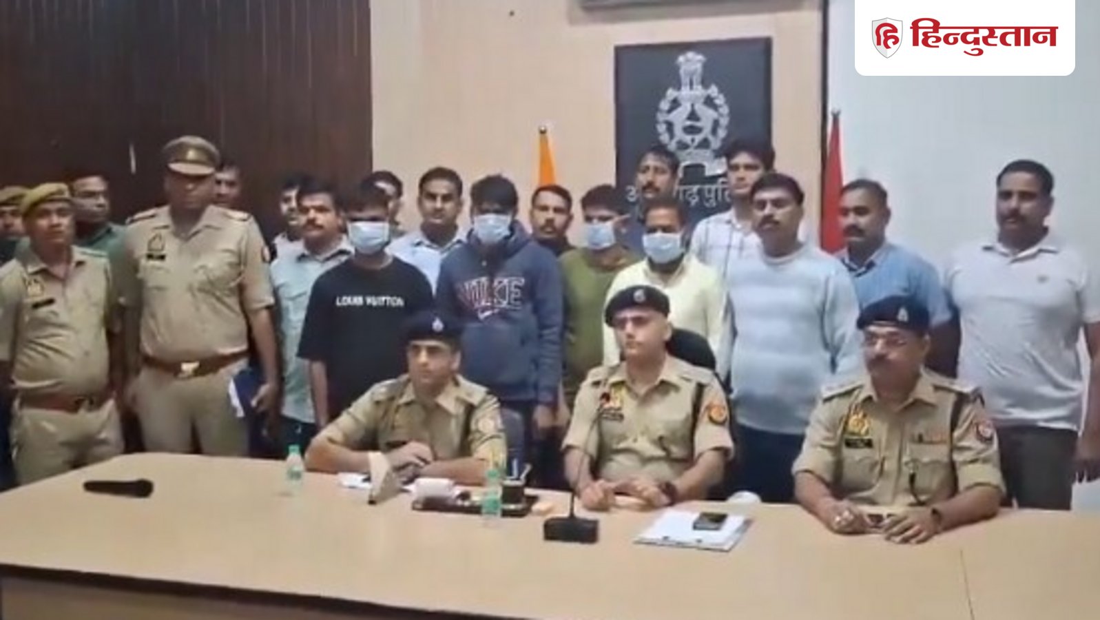 SudeshKumar1010's tweet card. अलीगढ़ के गांव बुलाकगढ़ी और भगवानपुर में छह दिन पहले मंदिरों की दीवारों पर आई लव मोहम्मद के नारे लिखने के मामले में पुलिस ने गुरुवार को चार लोगों को गिरफ्तार कर लिया। इनमें एक कथावाचक शामिल है।,...