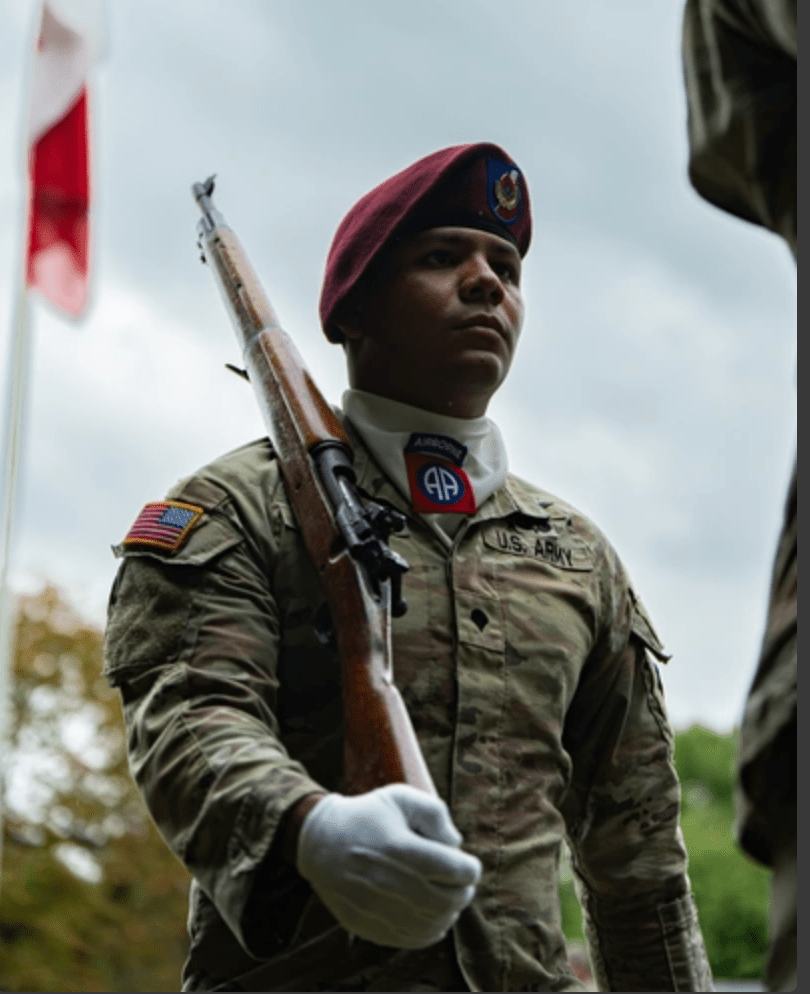 jbyerly81's tweet card. Compliance vs Commitment: Our Appearance as a Promise of Trust - From the Green Notebook