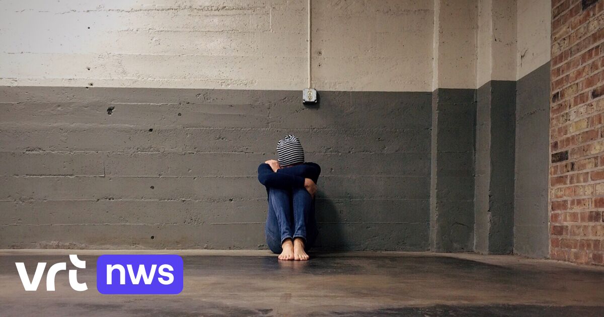 CAWGroep's tweet card. De afgelopen drie weken heeft hulplijn 1712 31 procent meer oproepen verwerkt over geweld en misbruik. Dat komt door de aandacht voor de zaak rond beelden van kindermisbruik waarin Sven Pichal een...