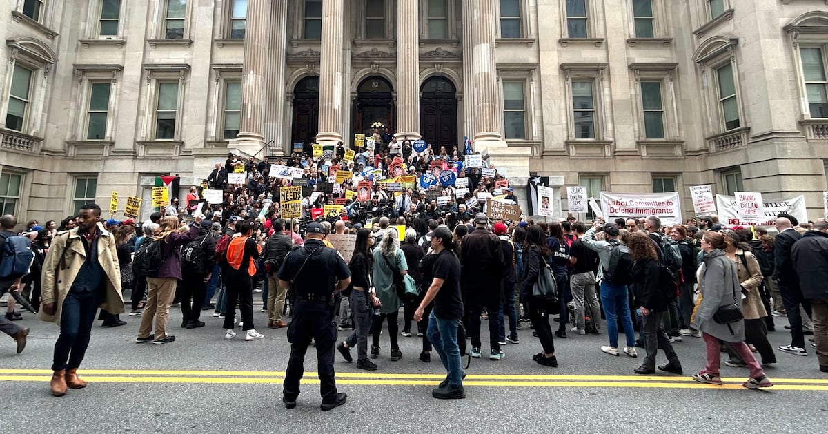 ChalkbeatNY's tweet card. In a new “habeas corpus” filing, the lawyers for Dylan, a Bronx high school student detained by ICE, claim immigration officials violated his due process rights.