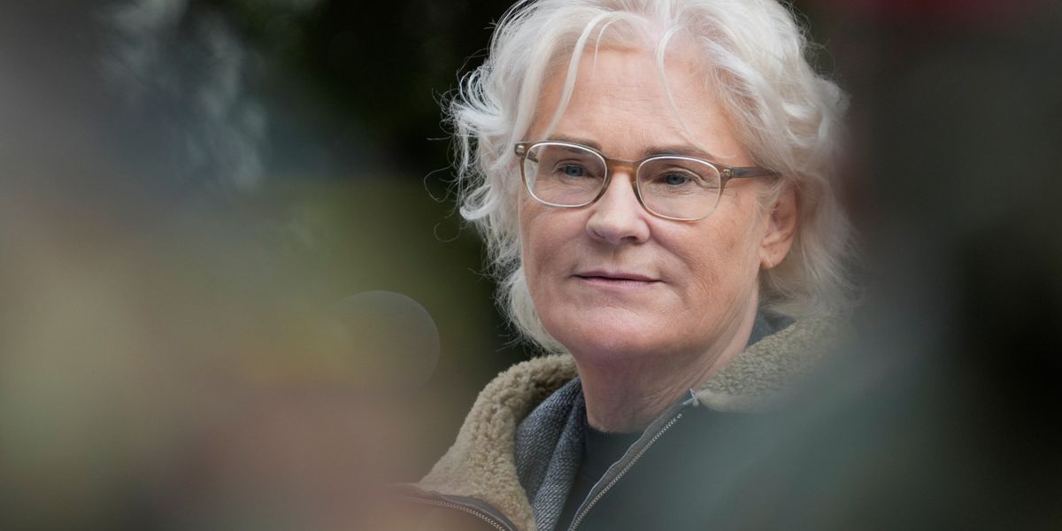 DocFox4's tweet card. Schon nächste Woche soll es so weit sein: Nach zahlreichen Pannen will Bundesverteidigungsministerin Christine Lambrecht ihren Posten nach SPIEGEL-Informationen aufgeben – auf eigenen Wunsch.