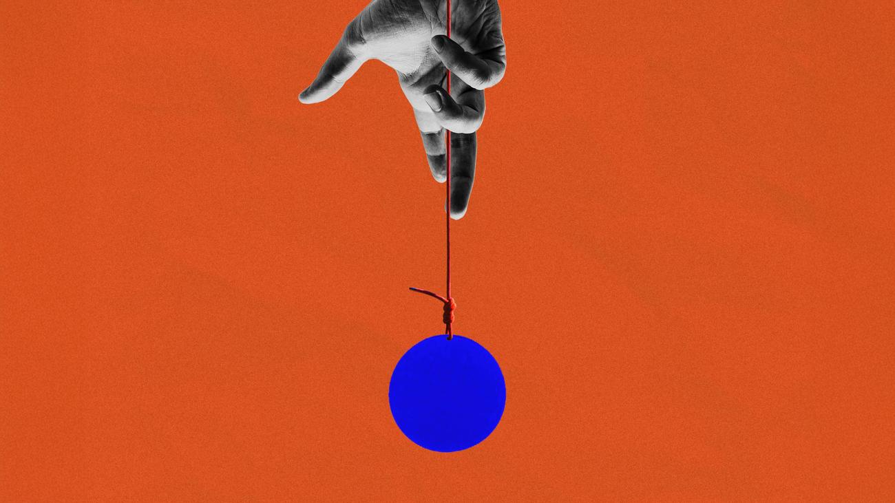 marcfriedrich7's tweet card. Migration, Klima, Wirtschaft: Testen Sie, wo Sie politisch stehen, und was die Deutschen insgesamt denken. Aber Achtung: Nicht immer ist die Mitte der beste Ort.