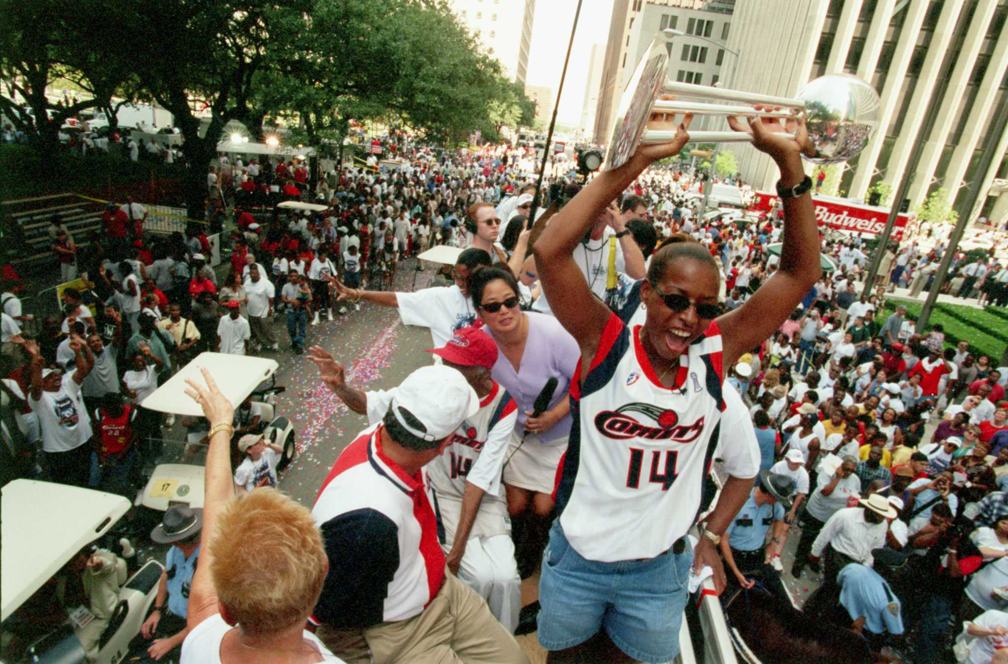 HoustonChron's tweet card. Women's basketball is more popular than ever. Let's bring back the Houston Comets, one of...