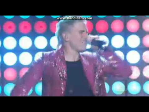 seanmwray's tweet card. Walking on the moon Live Performance @ 2015 Amas (American Music...