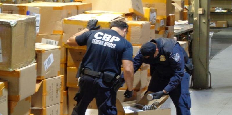 CLINIMED's tweet card. Agents with U.S. Customs and the FDA sidelined 318 shipments of fake and unapproved medicines, cosmetics and liposuction machines in Cincinnati.