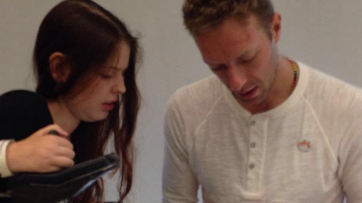 LaVanguardia's tweet card. Carlota es una joven de 17 años que, como muchas chicas de su edad, vive rodeada de muchas pasiones. Si hablamos de música hay un nombre propio que destaca por encima