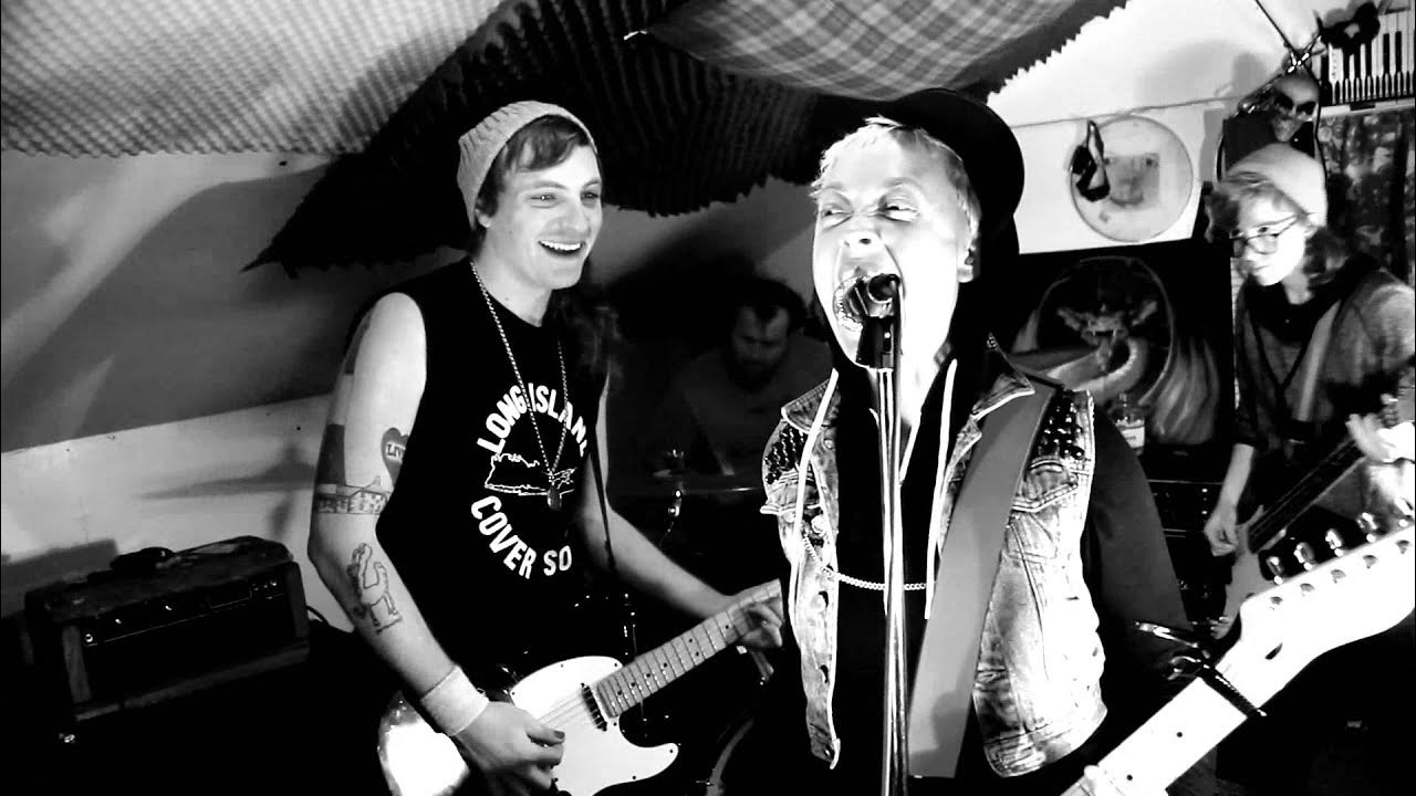 litebox's tweet card. RVIVR - wrong way/one way