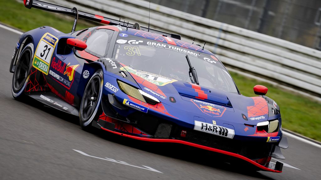 Marco111267's tweet card. In zijn eerste GT3-wedstrijd op de beruchte Nordschleife pakt Max Verstappen de algemene zege, samen met teamgenoot Chris Lulham.