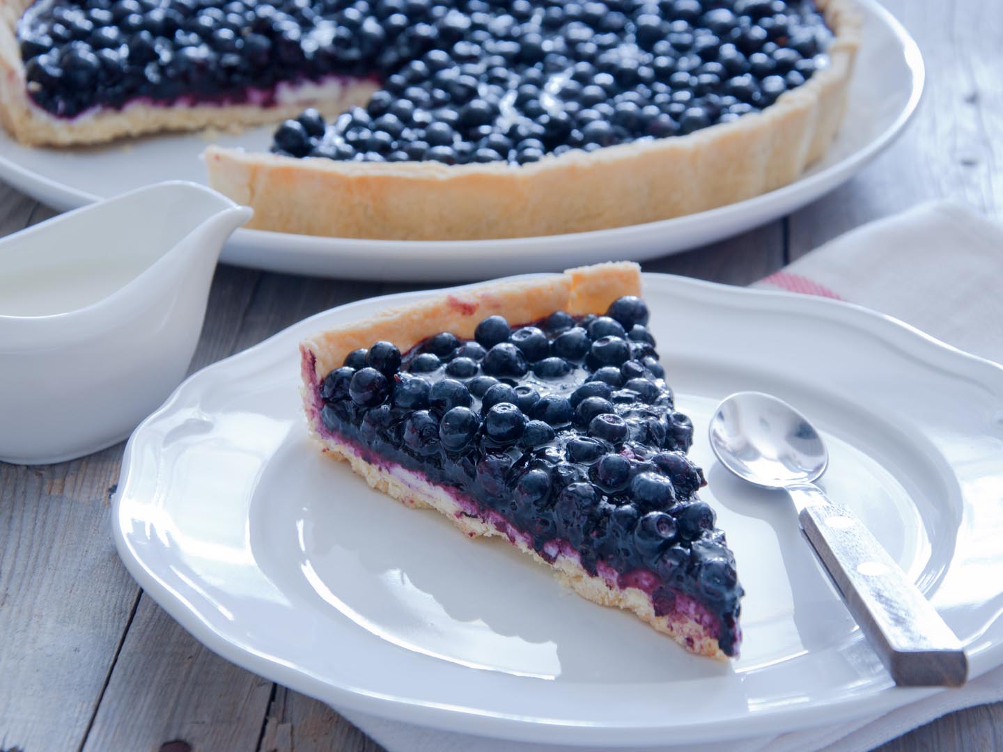 DrWeil's tweet card. Can pie be healthy? Try this one, featuring antioxidant-rich blueberries, fresh lemon juice for tartness and a modest amount of sugar.