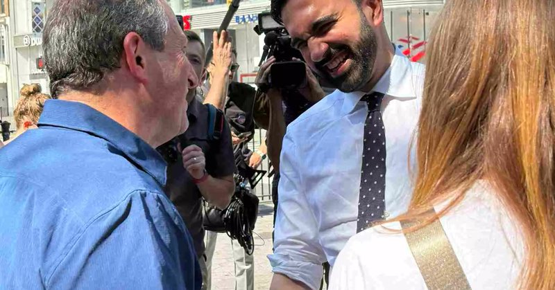 Tweet card summary image