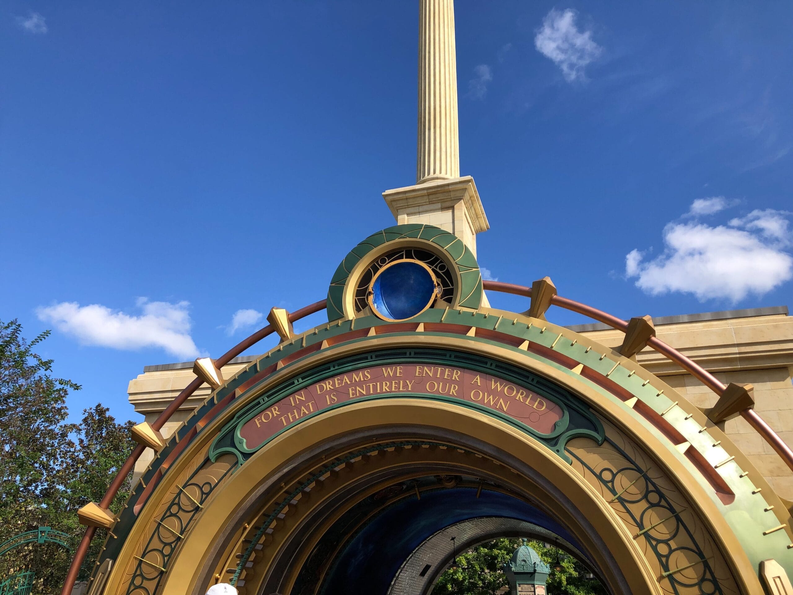 UniNewsToday's tweet card. The Time-Turner above The Wizarding World of Harry Potter – Ministry of Magic Portal in Epic Universe is missing.