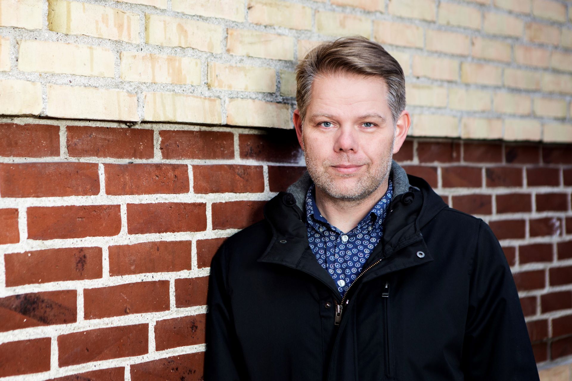 Gymlaererne's tweet card. Gymnasielærerne: Karakterkrav undergraver sammenhængskraft og social mobilitet