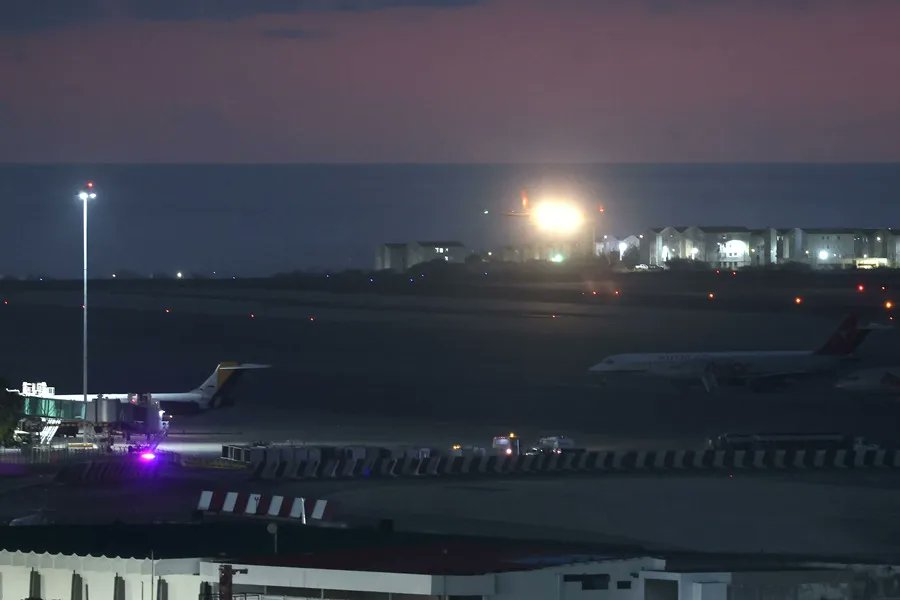 NituPerez's tweet card. Varias aerolíneas de Europa y América cancelaron sus vuelos a Venezuela luego de que la Administración Federal de Aviación de Estados Unidos (FAA) emitiera un aviso internacional que instó a "extre...