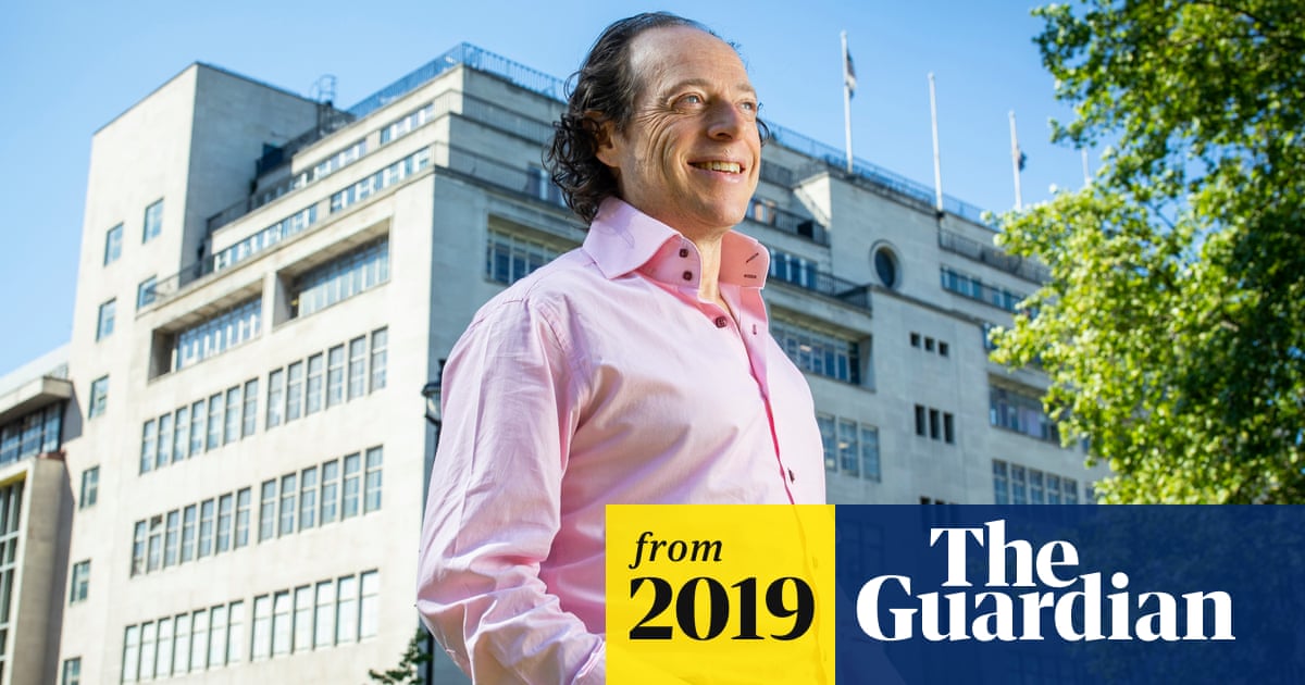 AnalysisFu's tweet card. Chain joins John Lewis in employee ownership as staff get £1,000 for each year they have worked