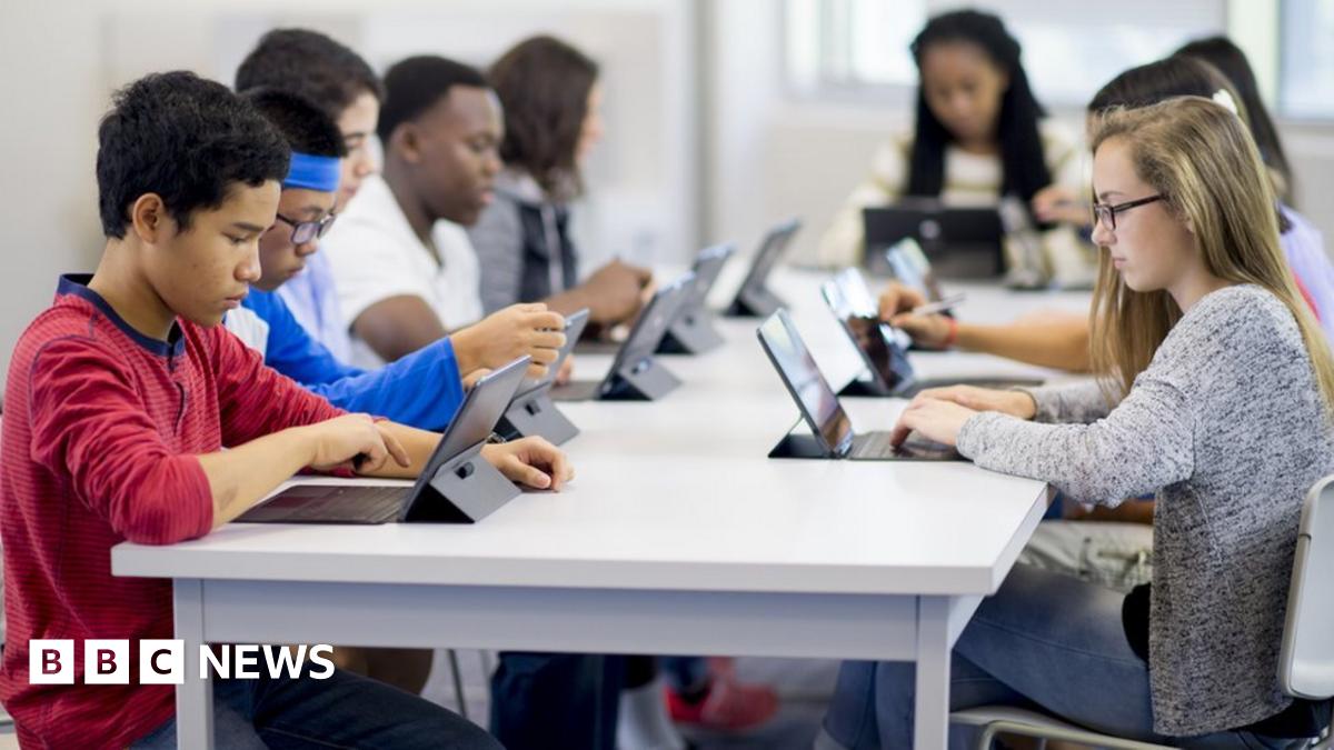 CompMrc's tweet card. Only 50 girls in Northern Ireland took computing at A-level in 2018 compared to 314 boys.