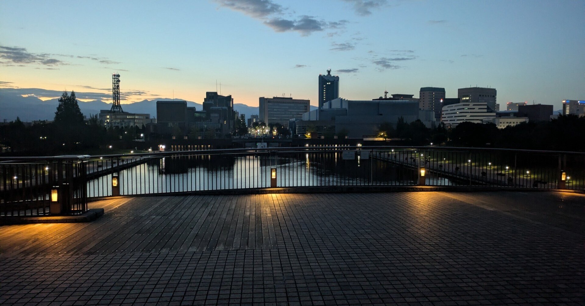 DA20251010's tweet card. 私は合理的おひとり様です。非効率な社会のノイズから距離を置き、自分の最適な『楽な状態』を追求しています。この生存戦略をコラムで発信中。無理せず生き抜くヒントを提供します。