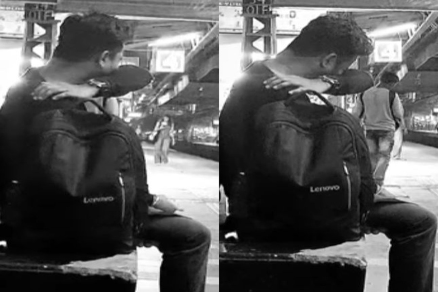 ApniDigiDiary's tweet card. “आज मैं बोरीवली में अपनी ट्रेन का इंतजार कर रहा था। प्लेटफॉर्म लगभग पूरी तरह खाली था। हर तरफ चुप्पी-सी छाई हुई थी। थोड़ी देर पहले ही मेरी ट्रेन छूट गई थी और उस वक्त में अगली ट्रेन की राह देख रहा था,...