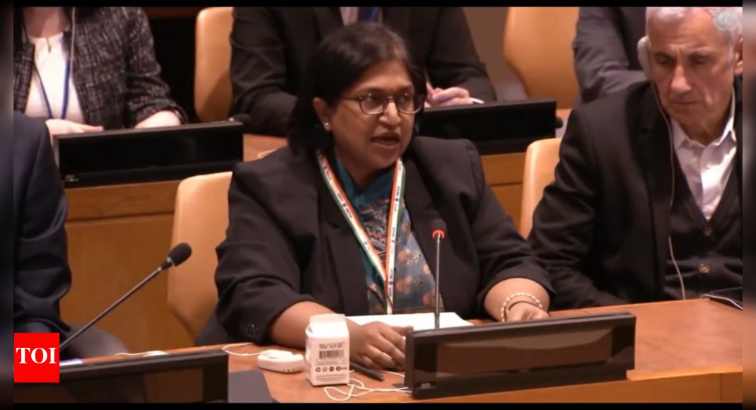 dinesh_arora1's tweet card. India News: India strongly criticized Pakistan at the UN, citing Defence Minister Khawaja Asif's admission of supporting and training terrorists. Yojna Patel cond