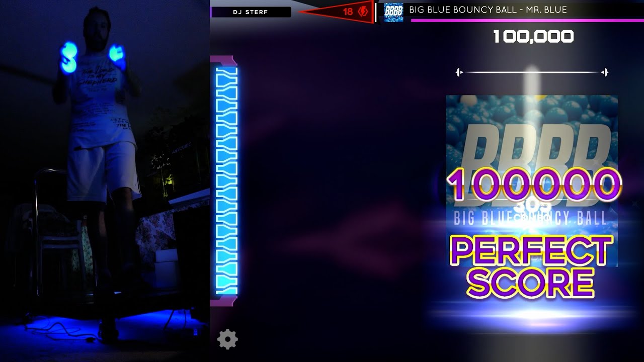 DJSterf's tweet card. Juggling while playing StepManiaX - Big Blue Bouncy Ball (BBBB) -...