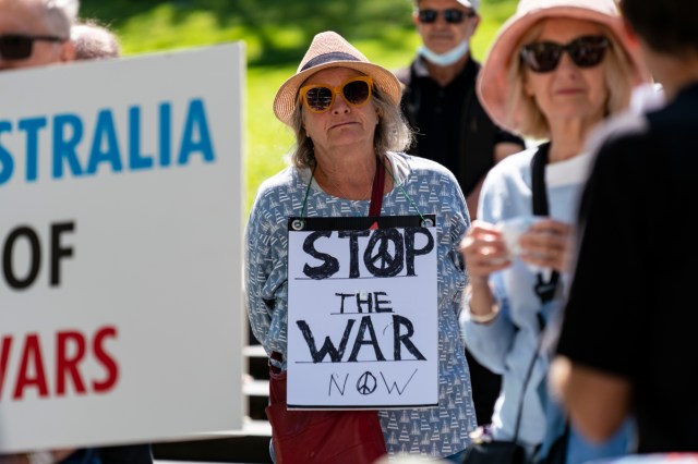 scheer_post's tweet card. “Peace in Ukraine – Russia out, NATO out” by matt hrkac is licensed under CC BY 2.0. By Joshua Scheer After U.S. Senators and others spoke out about Trump’s U…