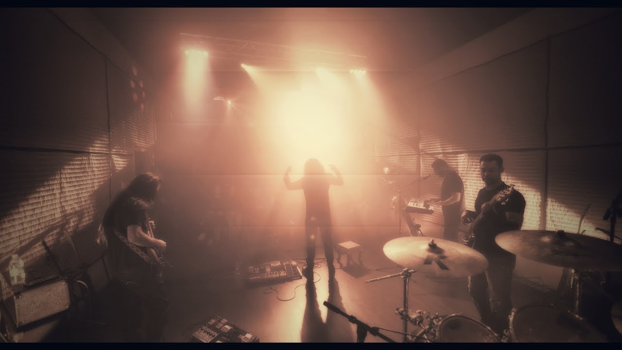 OshinManoukian's tweet card. Strapica (Promo)