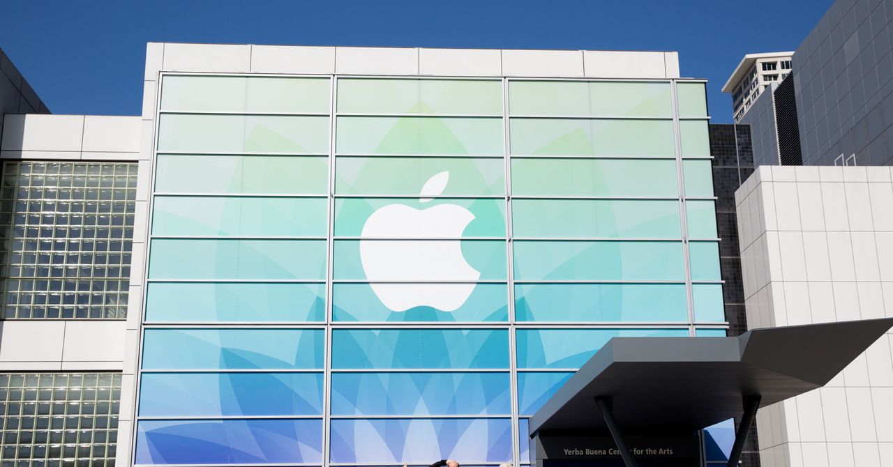 WIRED's tweet card. We're live from Apple's big event in San Francisco.