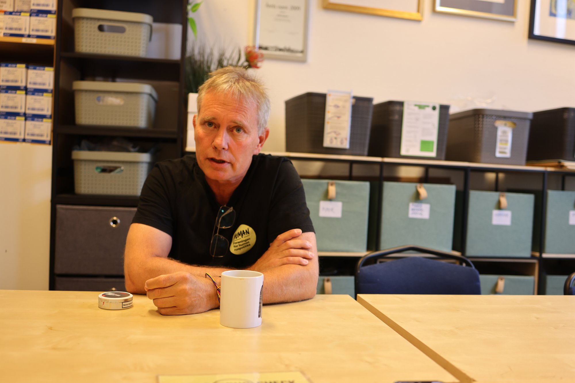 ForHN's tweet card. Arild Knutsen er bekymret for unge i flere bydeler som sliter med rus. Han sier det mangler tiltak for å hjelpe dem.