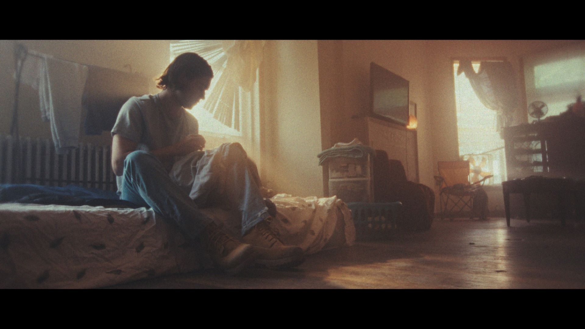 PronewsEditor's tweet card. BlackmagicDesignによると、新作ホラー映画「CurseoftheSinEater（原題）」の国内各地に散らばる制作チームが、ポストプロダクションでBlackmagicCloudおよびDaVinciResolveStudioを中心としたコラボレーション・アプローチを採用し、編集、カラーグレーディング、VFXの作業を同時に行っているという。また、ロバート・パトリック・スターン撮影監...