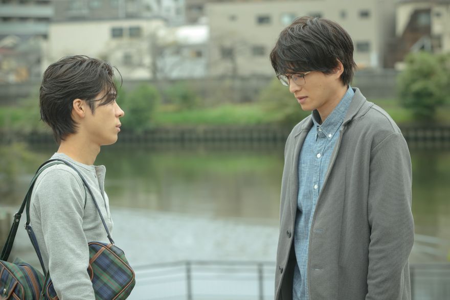 post_tvasahi's tweet card. 松島聡と白洲迅がW主演を務めるドラマ『パパと親父のウチご飯』。本作は突然元カノから娘を預けられた千石哲（松島聡）と、妻と離婚して息子を引き取った晴海昌弘（白洲迅）が、共同生活をしながら子育てに奮闘していく新感覚ホームドラマだ。11月22日（土）