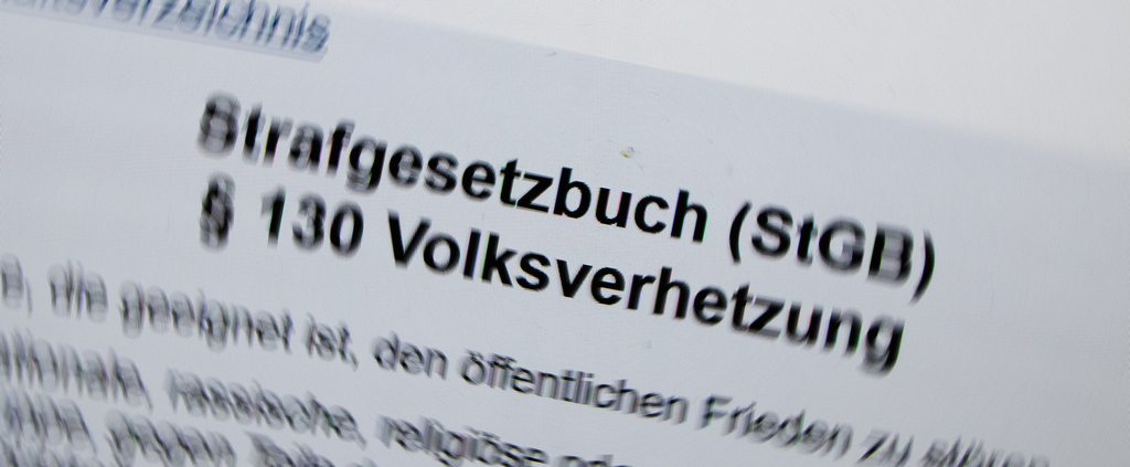 proxity's tweet card. Im Rahmen von Strafprozessen können Gerichte bereits heute verhindern, dass Feinde des demokratischen Rechtsstaates zu Mandatsträger*innen werden oder ein öffentliches Amt ausüben. Werden...