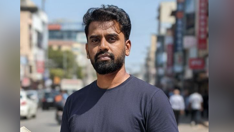 publictvnews's tweet card. ಮೈಸೂರು: ಎಂಜಿನಿಯರಿಂಗ್‌ ವಿದ್ಯಾರ್ಥಿನಿಗೆ ಲೈಂಗಿಕ ಕಿರುಕುಳ ನೀಡುತ್ತಿದ್ದ ನಗರದ ಪ್ರತಿಷ್ಠಿತ ಕಾಲೇಜು ಉಪನ್ಯಾಸಕನ ವಿರುದ್ಧ ಮೈಸೂರಿನ ಜಯಲಕ್ಷ್ಮಿಪುರಂ ಪೊಲೀಸ್ ಠಾಣೆಯಲ್ಲಿ