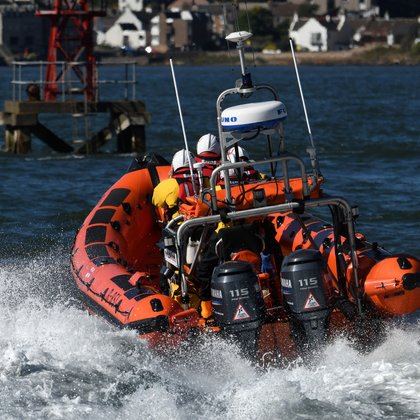 Tweet card summary image