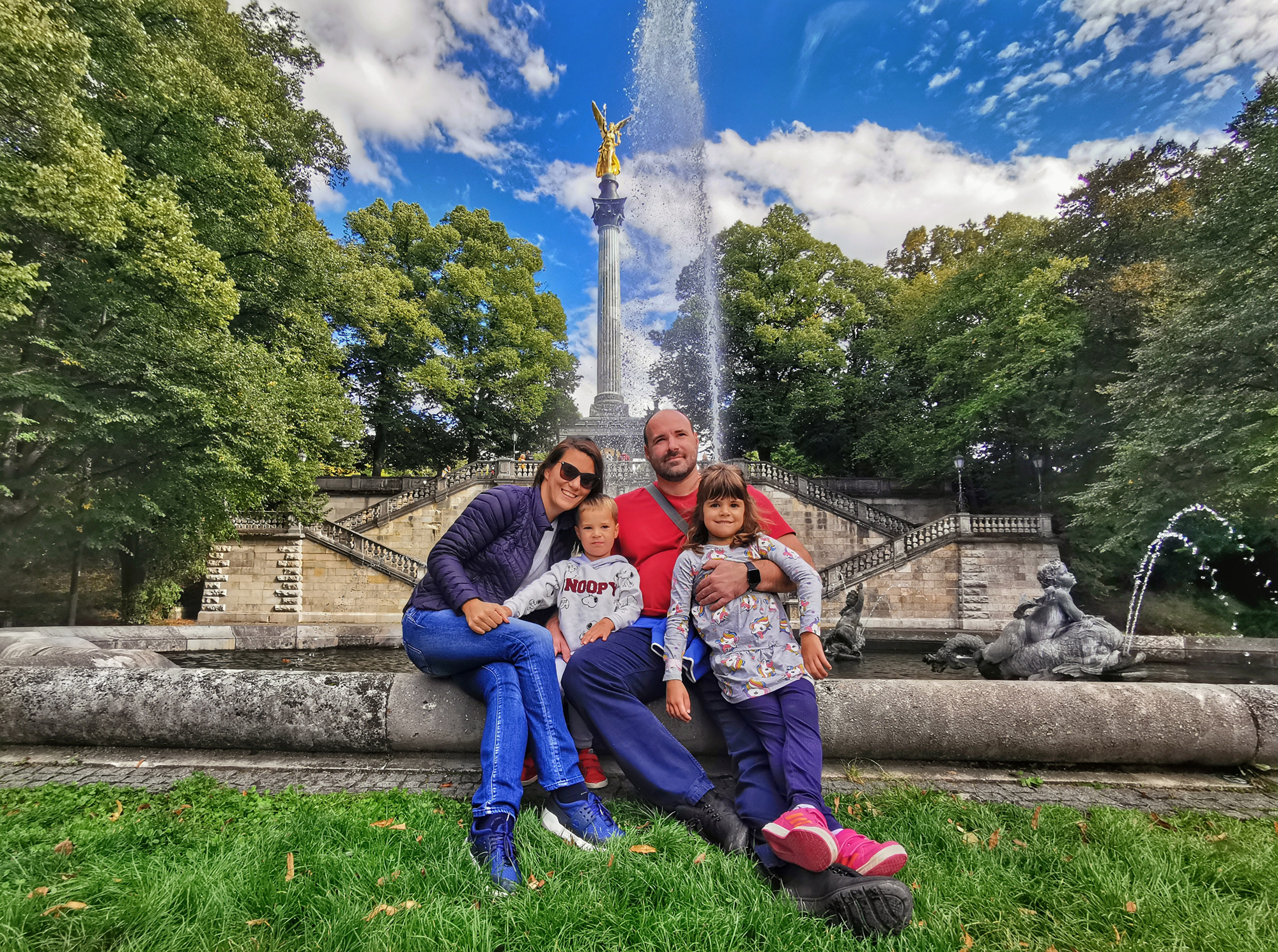 ger_service's tweet card. The expat Spomenka lives with her family in Munich. She tells why she feels comfortable there and reveals important links to help get started in the city.