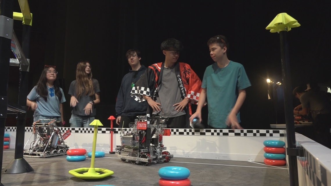 ME_Engineering's tweet card. According to event organizers, the 'Lobstah Bowl' is the first VEX V5 Robotics Competition Signature Event of its kind to ever be hosted in Maine.