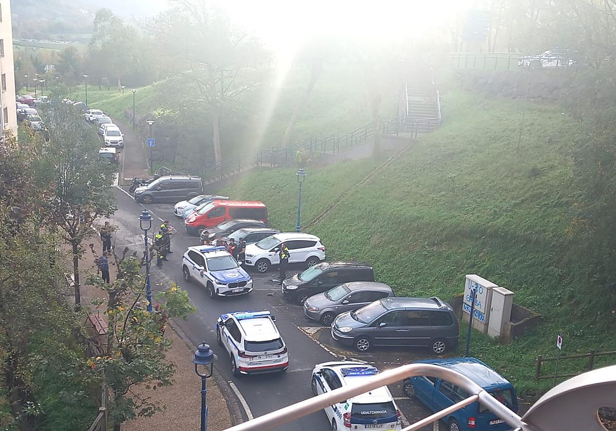 euspel1's tweet card. Al arrestado se le imputa un delito de atentado contra la autoridad