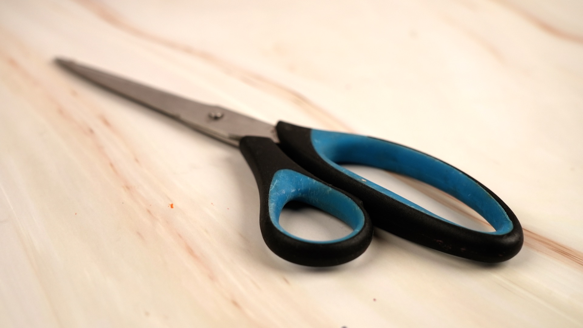 alawine's tweet card. Get that wine in your glass STAT with these great techniquesImagine a beautiful day, a perfect picnic, a special someone, a loaf of bread, some cheese, a bottle of wine and... wait, no corkscrew? No...