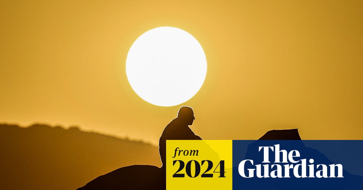 MaxMolab's tweet card. PM orders 16 companies to be stripped of licences amid hundreds of deaths, many attributed to extreme heat