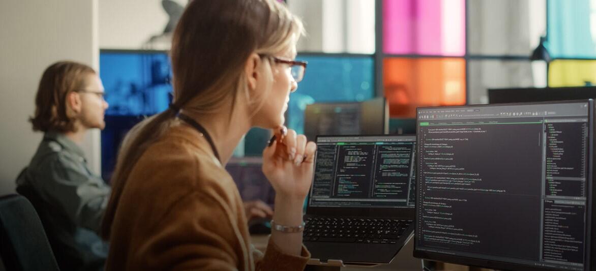 CourseCompareCA's tweet card. Computer science continues to be one of Canada’s most versatile fields. With rising demand for skilled tech professionals in the age of artificial intelligence, a degree in computer science from a...