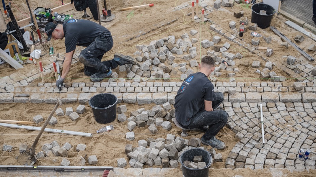 AsserAmdisen's tweet card. Vi skal tilrettelægge og italesætte legitime afstigningsmuligheder for de unge, så det også bliver i orden at tage en kort uddannelse for at få et arbejde, skriver Asser Amdisen.