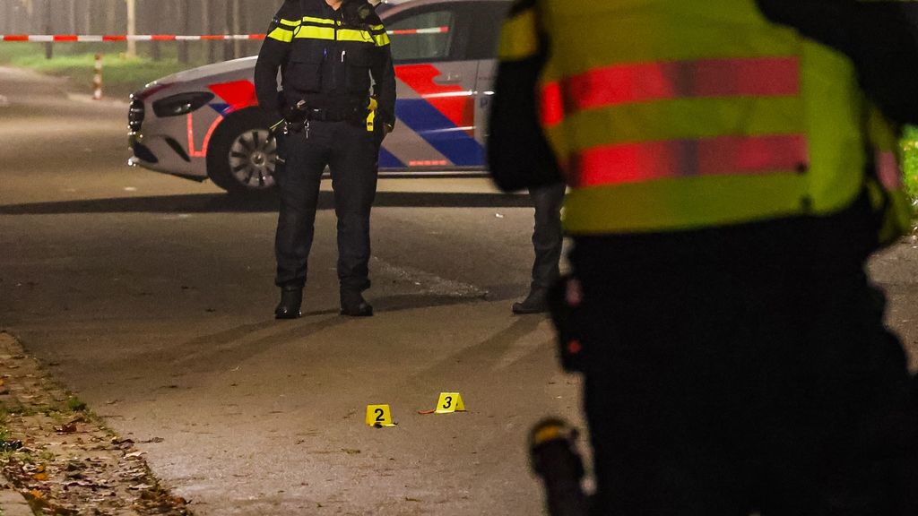 Cor10792734's tweet card. De man die vorige week zwaargewond raakte bij het afsteken van vuurwerk, is in het ziekenhuis bezweken aan zijn verwondingen.